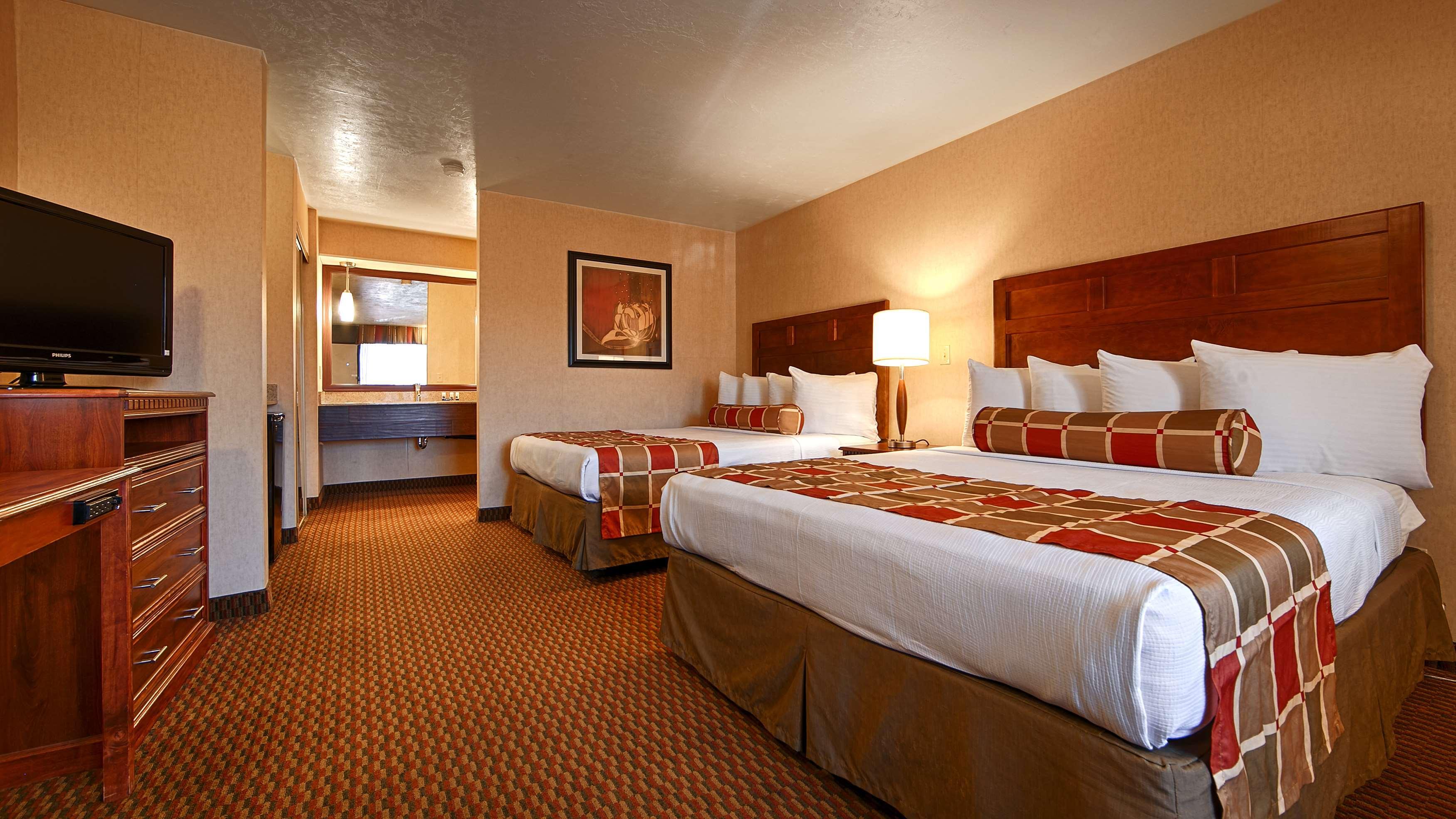 Best Western Plus Weston Inn Лоґан Екстер'єр фото