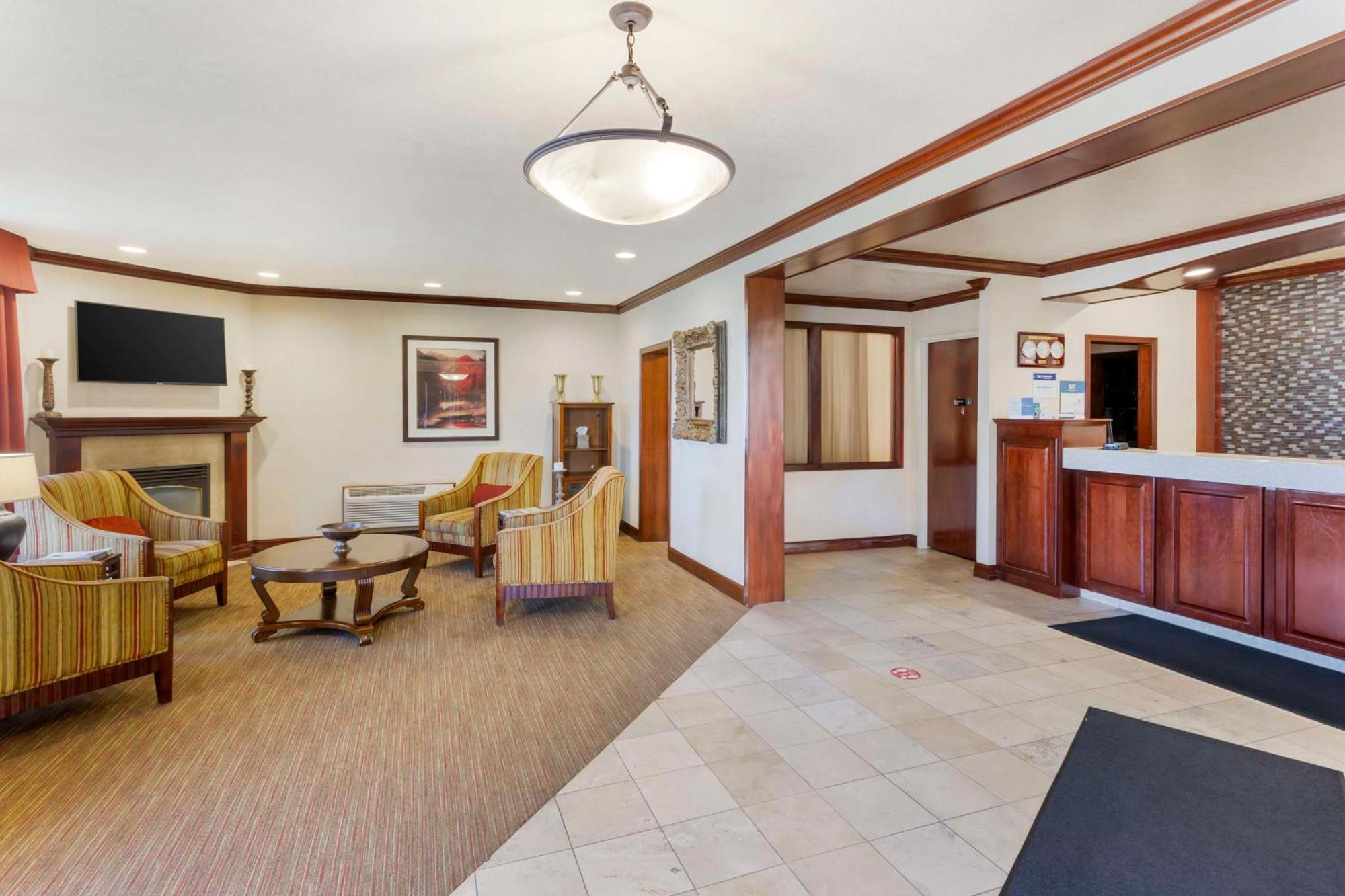 Best Western Plus Weston Inn Лоґан Екстер'єр фото