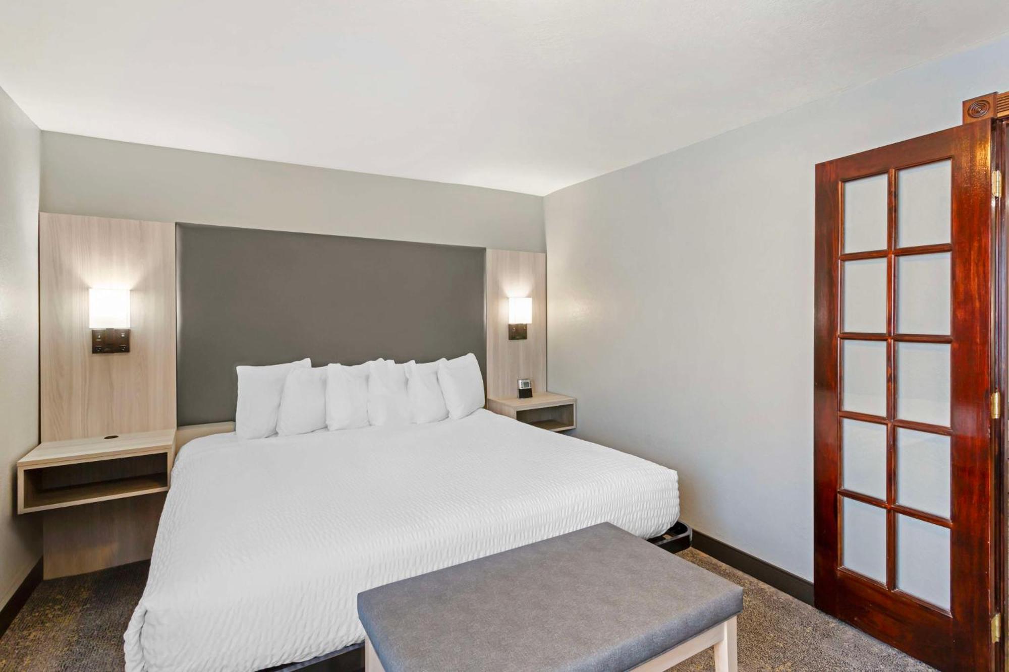 Best Western Plus Weston Inn Лоґан Екстер'єр фото