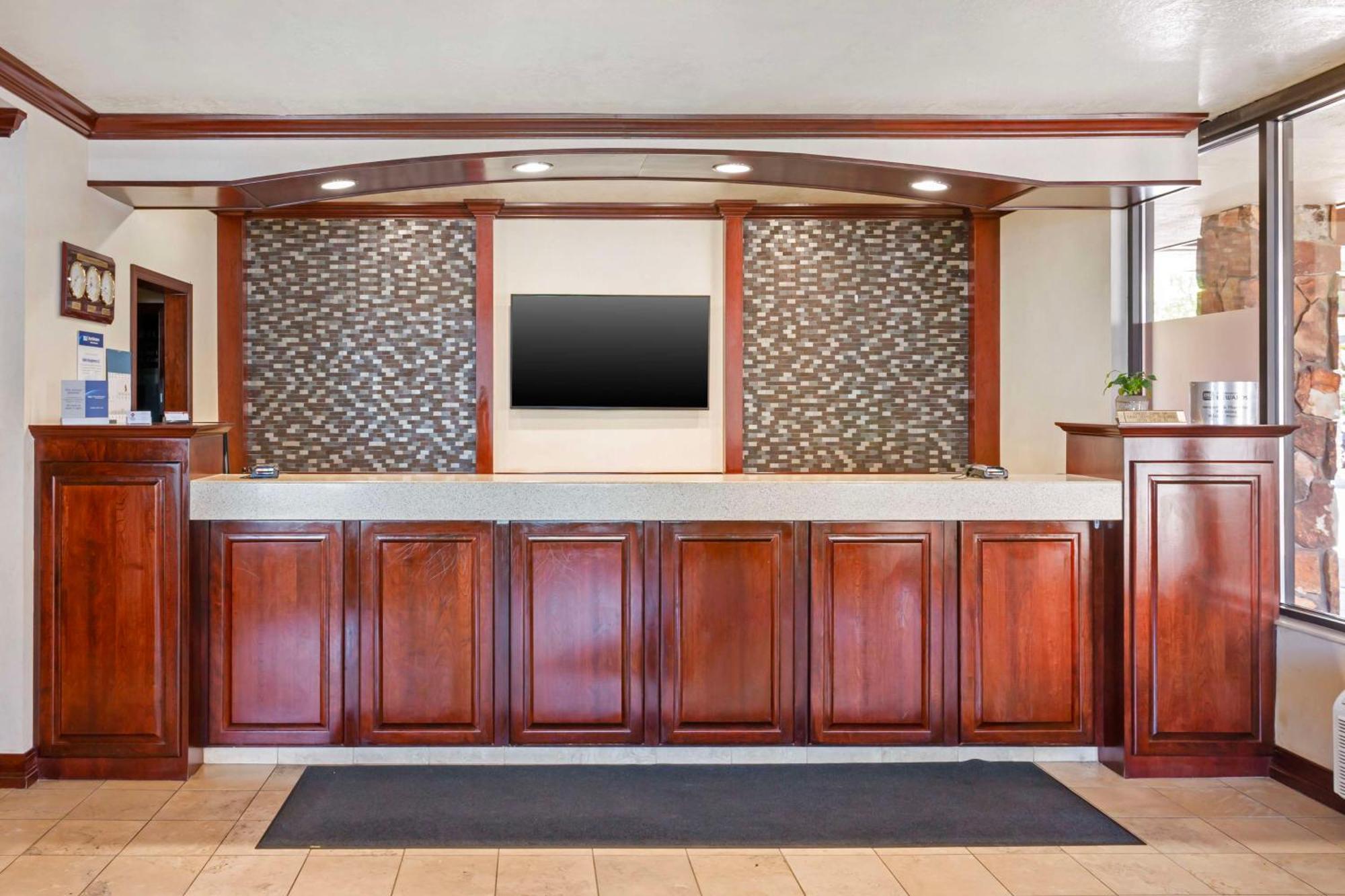 Best Western Plus Weston Inn Лоґан Екстер'єр фото